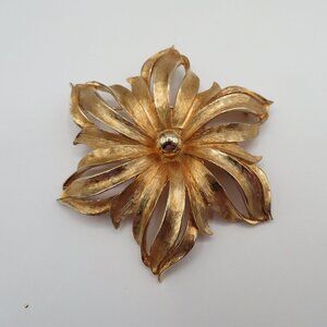 Vintage Pastelli Gold Tone Floral Brooch
